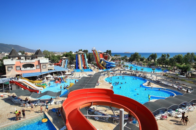Yalı Castle Aquapark (Tesis Dışında)