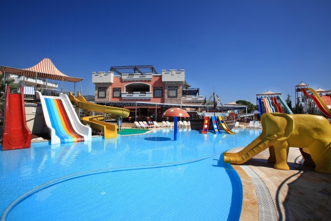 Yalı Castle Aquapark (Tesis Dışında)